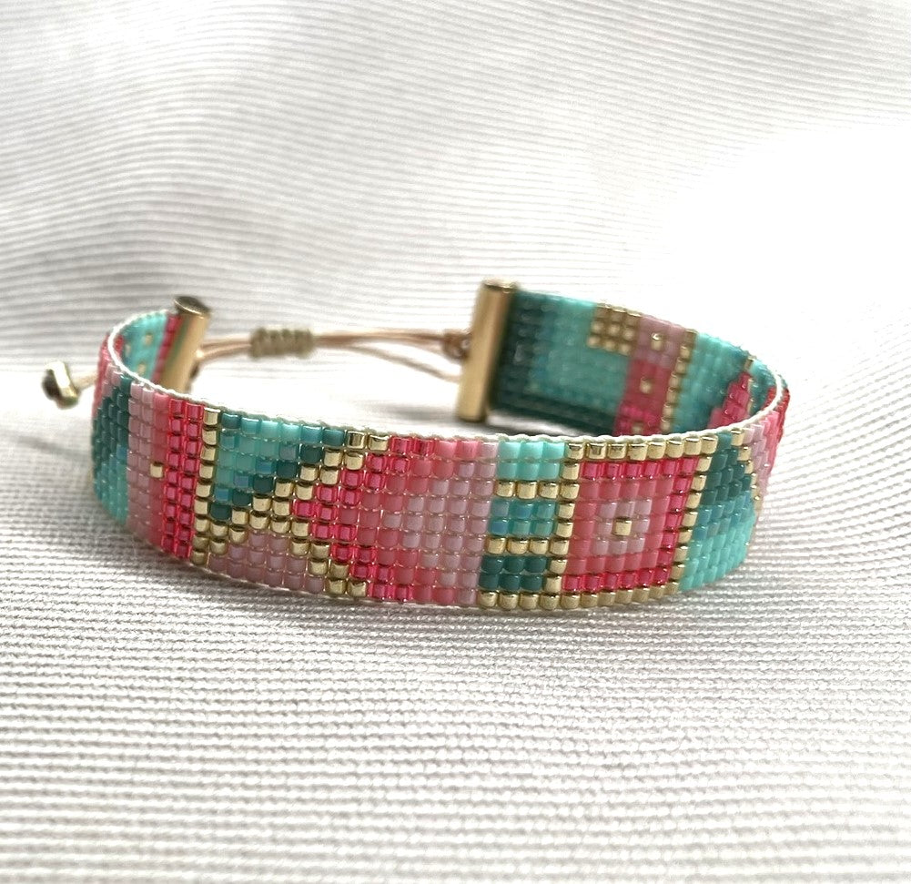 Veselý barevný tkaný náramek