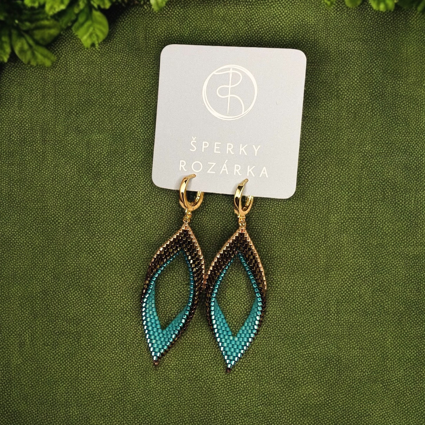 Náušnice šité LÍSTKY tyrkysové