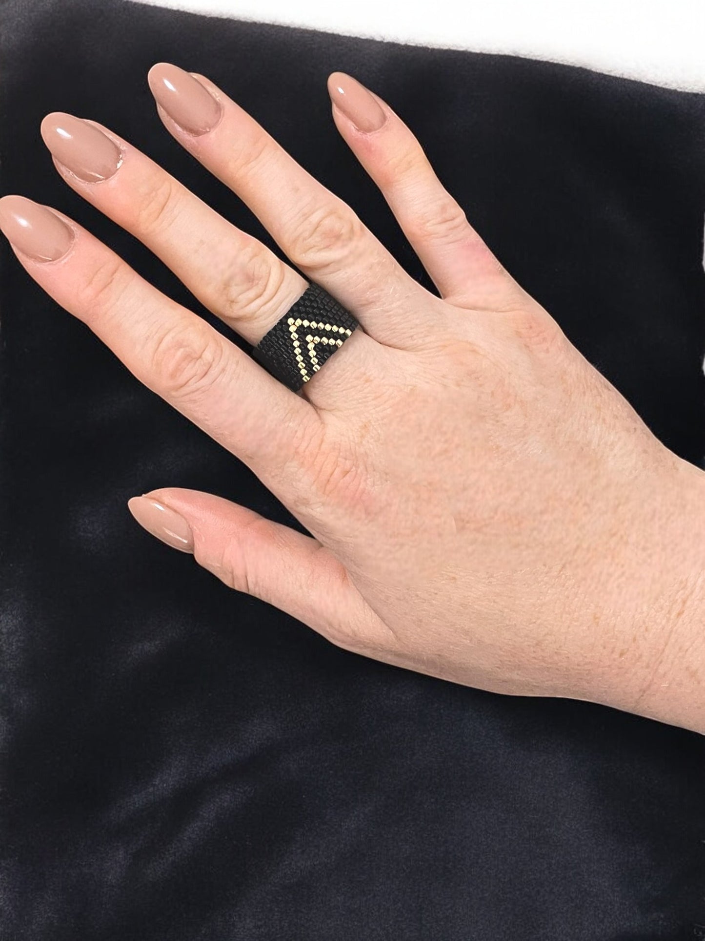 Korálkový prsten Černé hory