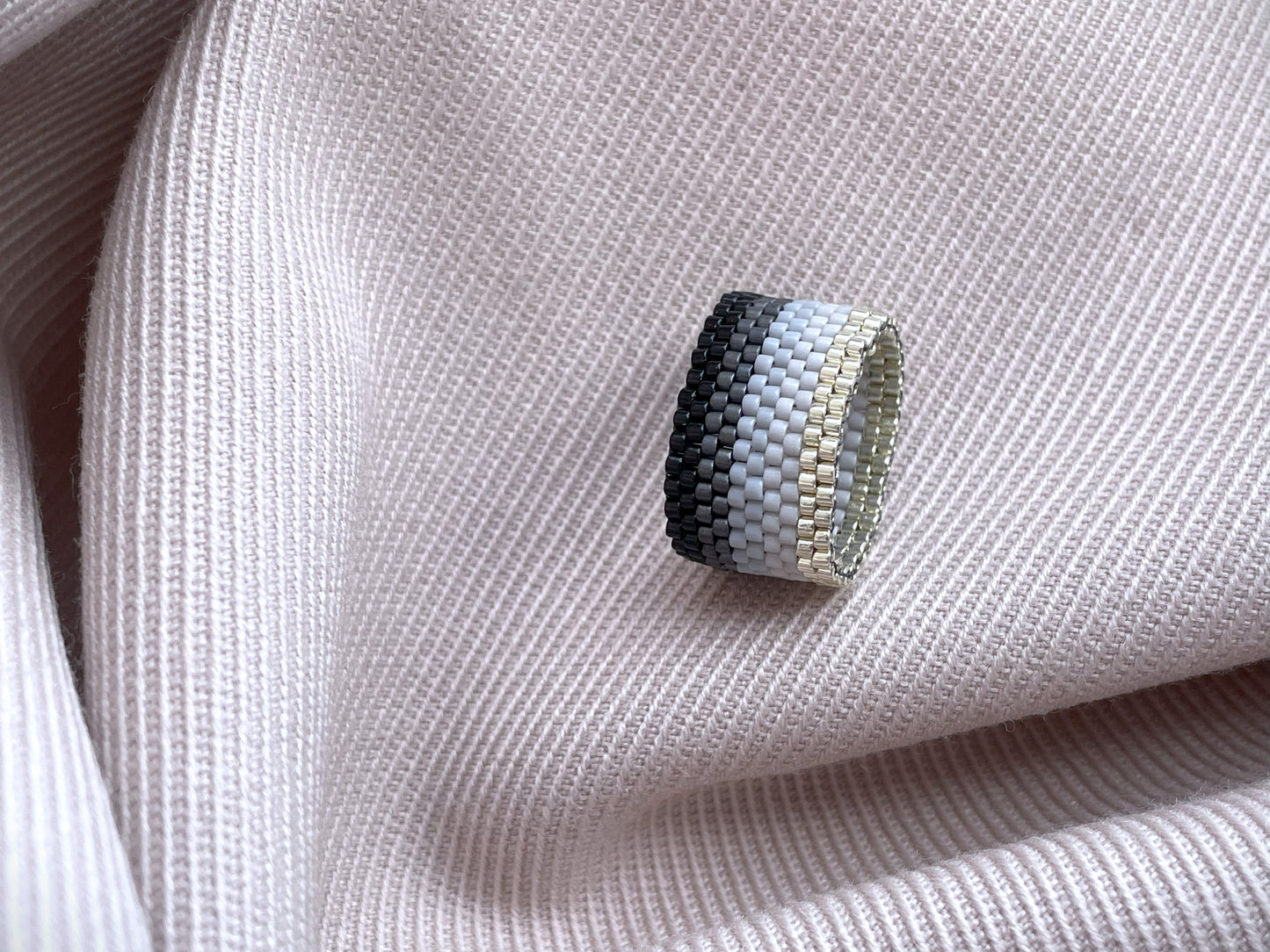 Korálkový prsten Stříbrný důl