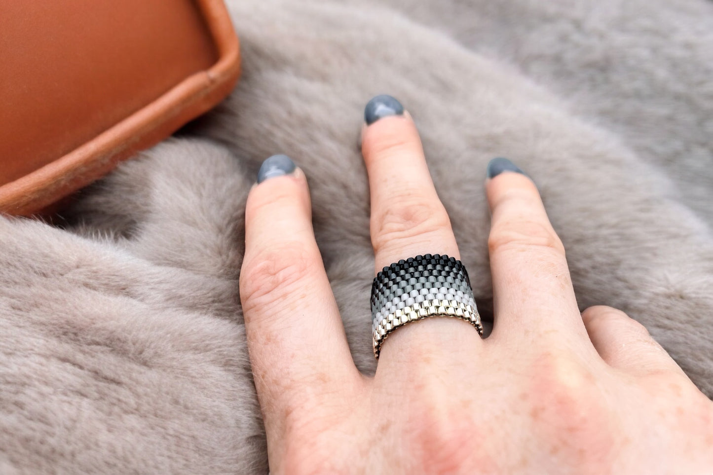 Korálkový prsten Stříbrný důl